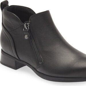 Munro Women's Size 7.5W Neko Zip Booties